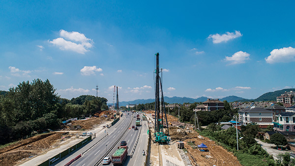 优游国际智能挖掘机，一台顶几台！