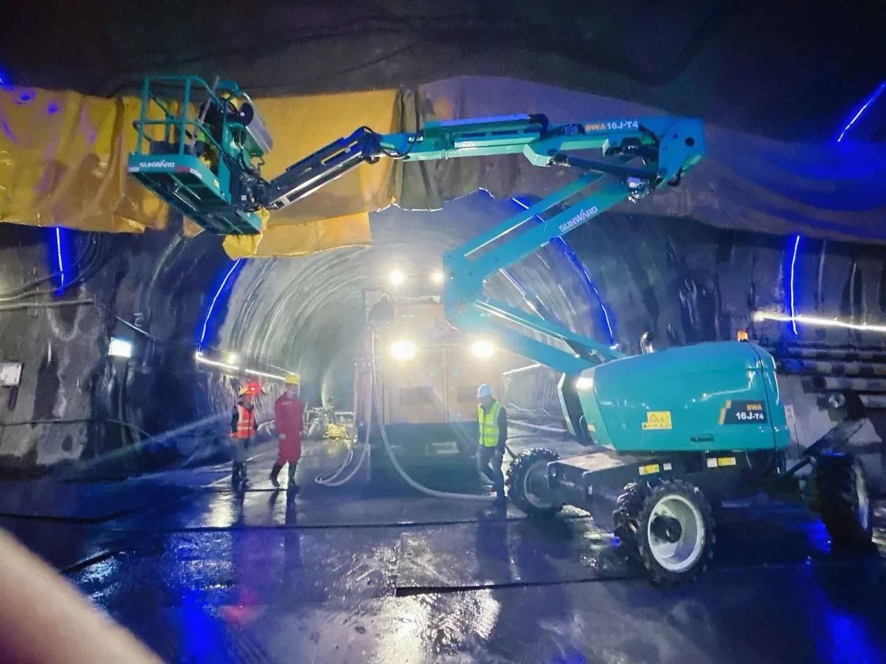 不惧高海拔挑战！优游国际智能高空机械实力助建川藏铁路