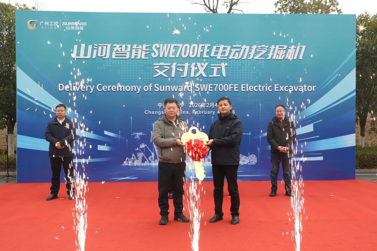 优游国际智能SWE700FE电动挖掘机成功交付，助力打造绿色智慧矿山